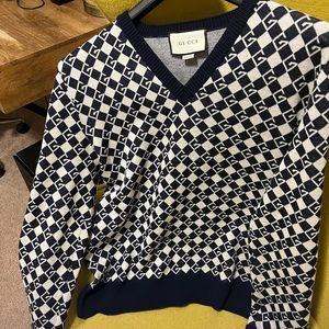 Gucci  g logo sweater excellent condition